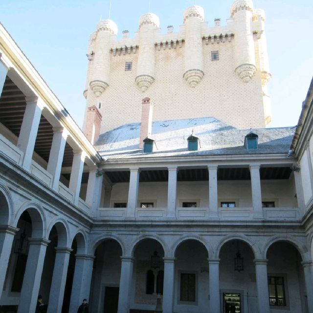 童話書內的城堡🏰