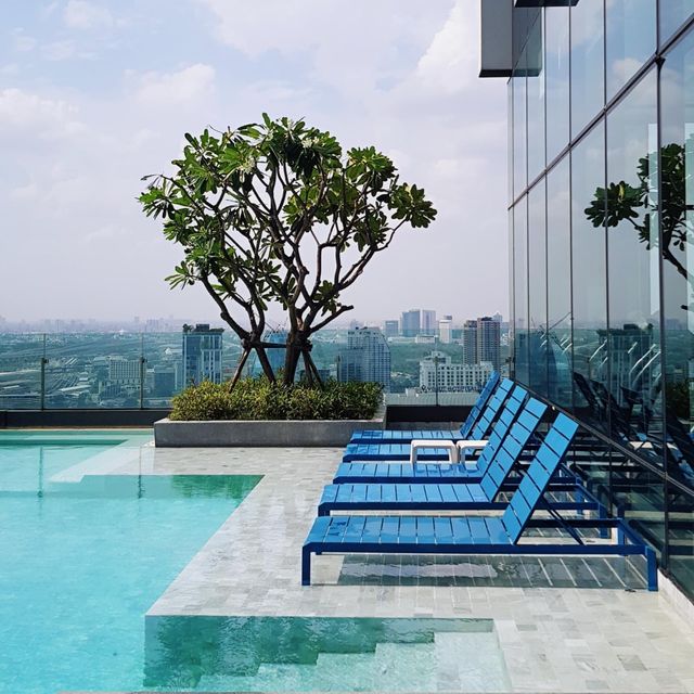 เบื่อแล้วนอนบ้าน เปลี่ยน Mood มา Staycation ดีกว่า