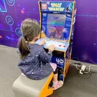 港島南超大型「室內電子嘉年華」 大玩Bouncy castle及經典攤位遊戲！