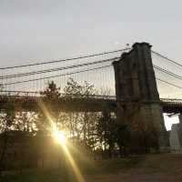 Seeing Brooklyn Bridge from dawn to dusk 