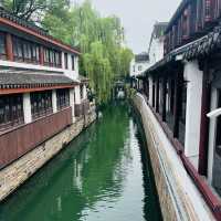 explore streets of Suzhou 