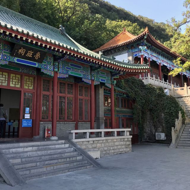 Thousand Buddhas Mountain (Qianfoshan) Jinan