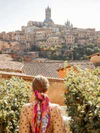 Italian Tuscan town 👒 Let's go after reading this.
