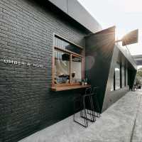 Umber & Noir Cafe