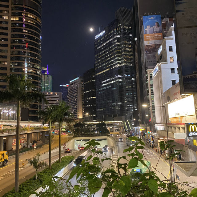 中環的魅力是無法阻擋的.璀璨的夜景