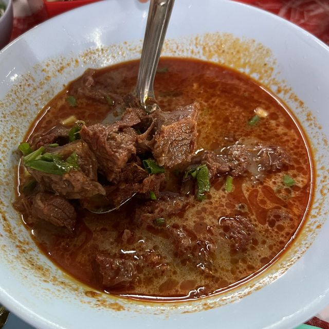 เที่ยวเชียงใหม่หน้าฝน ข้าวซอยคือที่สุด