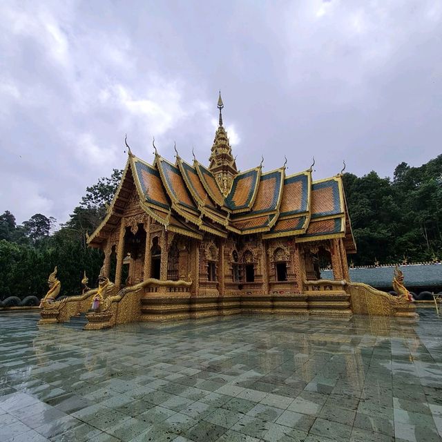 วัดพระพุทธบาทสี่รอย
