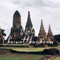 วัดไชยเดินใส่ชุดไทยถ่ายรูปได้เก๋ๆ