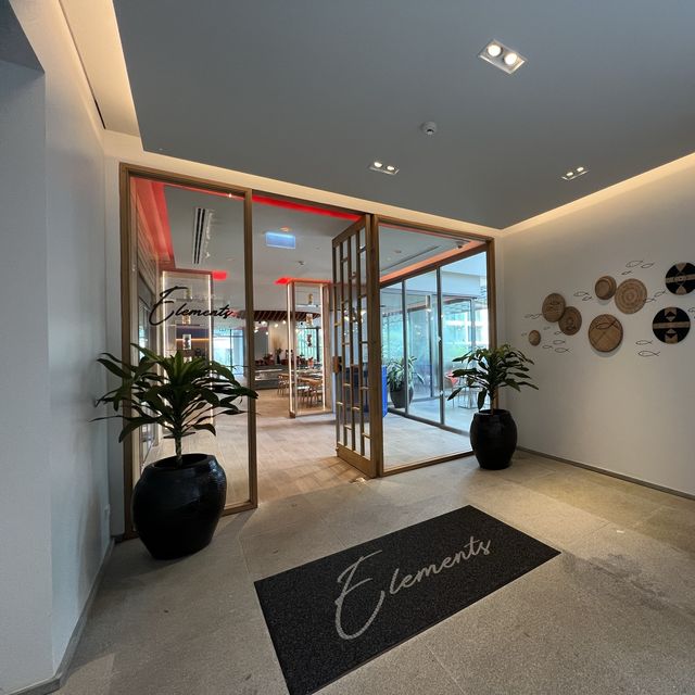 ห้องอาหาร Elements @อวานี พลัส เขาหลัก รีสอร์ท