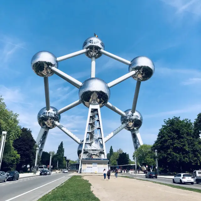 比利時布魯塞爾好去處：原子球塔（Atomium）