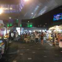 ลานหน้าห้าง เดอะสตรีท รัชดา