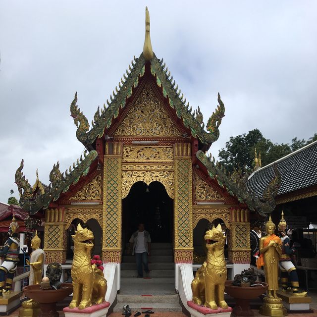 ขอพรหลวงพ่อทันใจ วัดพระธาตุดอยคำ