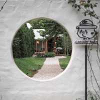 Canary Café & Restaurant. 