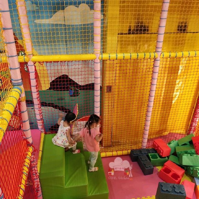 超抵玩室內遊樂場