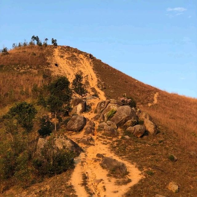 鸡公岭|左深圳右香港