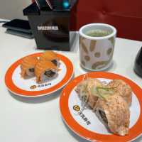 Entertaining Sushi that comes on ‘train’