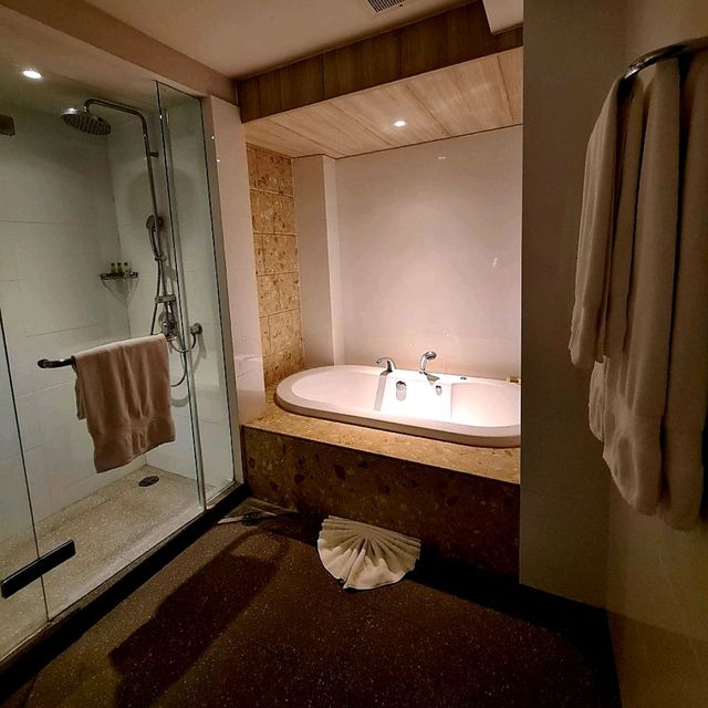 King One Bedroom Deluxe Suite with Balcony