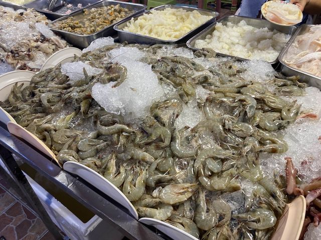 มันปาก หมูกะทะ ตลาดนกฮูก