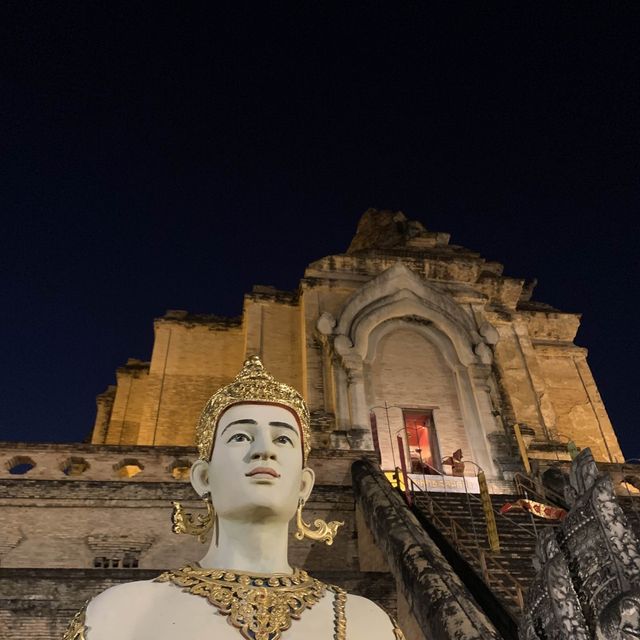 spectacular Wat Chedi Luang at Night.