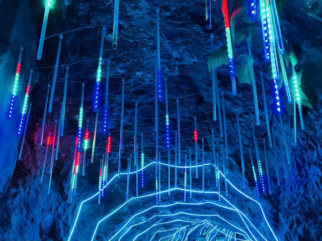 Exploring the Kylin Cave at Qianling Mountain