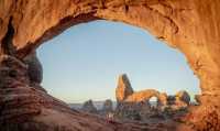 The Arches National Park in the United States, known as the "Red Rock Wonderland", gathers the most beautiful natural arches in the world.