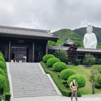 高七十米的素白觀音像