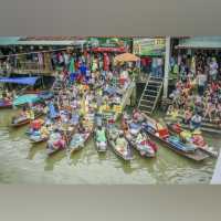 ตลาดน้ำอัมพวา ตลาดน้ำริมคลอง