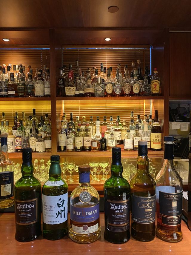🦁 假裝飛了日本 ｜隱世樓上Whisky Bar