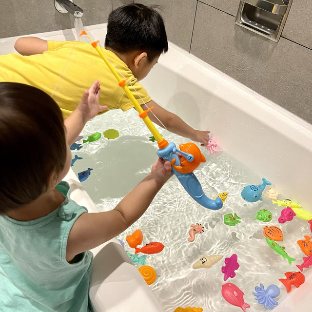 兒童遊戲室x泡泡浴x磁力釣魚玩具！親子staycation