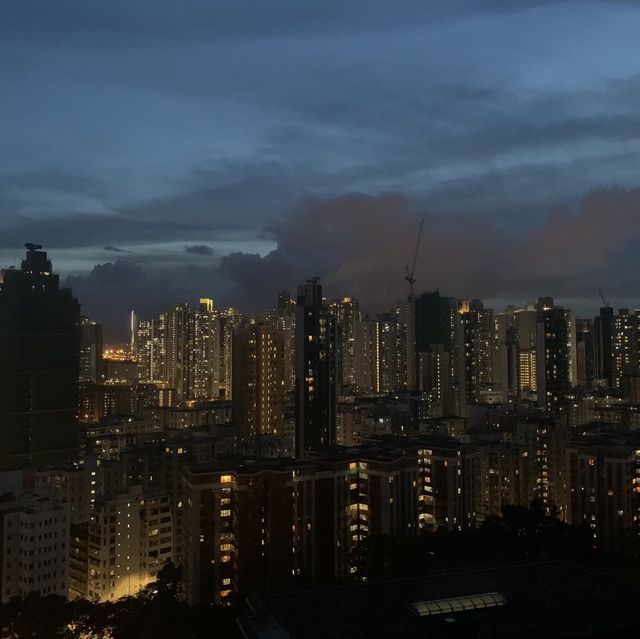 屬於香港人既後花園 小運動人士都岩行既山