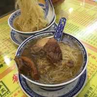 🇭🇰 Battle of the wanton noodles