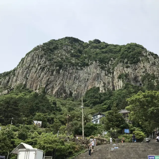 🇰🇷 平地而起山房和探頭進海的巨龍 - 濟州的新山房山和龍頭海岸