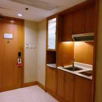 北角街市裏的華美達盛景酒店