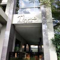 Luxury Hotel near the Malls