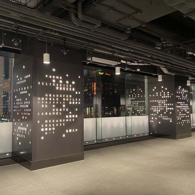 去蘭桂坊睇畫展🎨