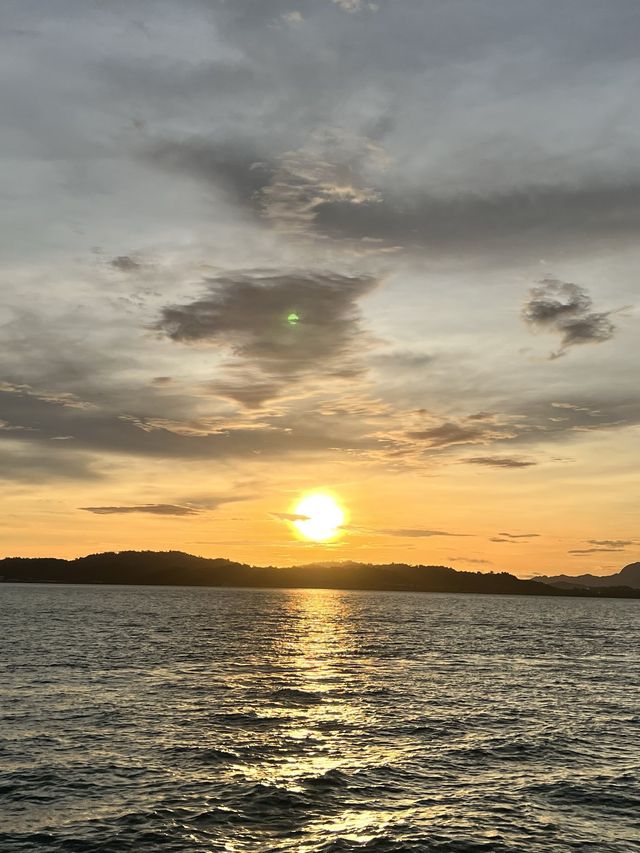 Catch the Sunset on the Yacht! 