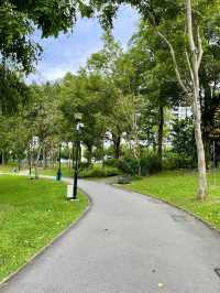 Nice small park suitable for jog and walks!