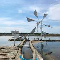 Salt Lake De Maeklong (คาเฟ่นาเกลือ)