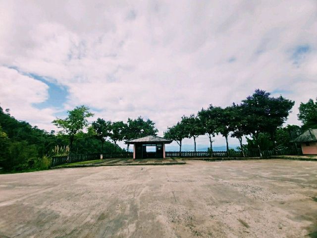 ป่าและเขา กับจุดชมวิวอุทยานแห่งชาติทองผาภูมิ