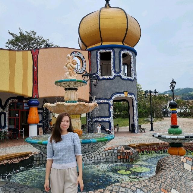 우도에 이국적인 '훈데르트바서파크'