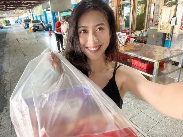 高雄旗津必買伴手禮｜錦純地瓜酥，非常香酥脆，上面的糖好香