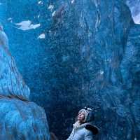 Hang Động Băng xứ Iceland