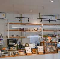 Khonto cafe คาเฟ่มู้ดโทนสไตล์มินิมอล 