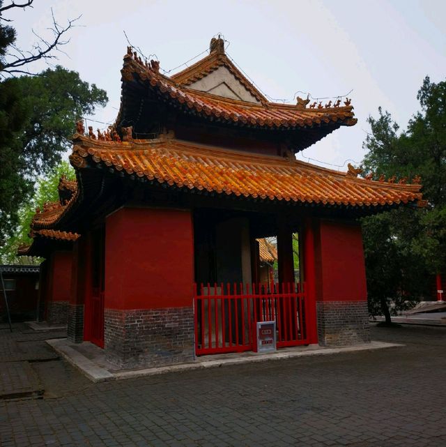 Visiting the largest Confucius Temple 