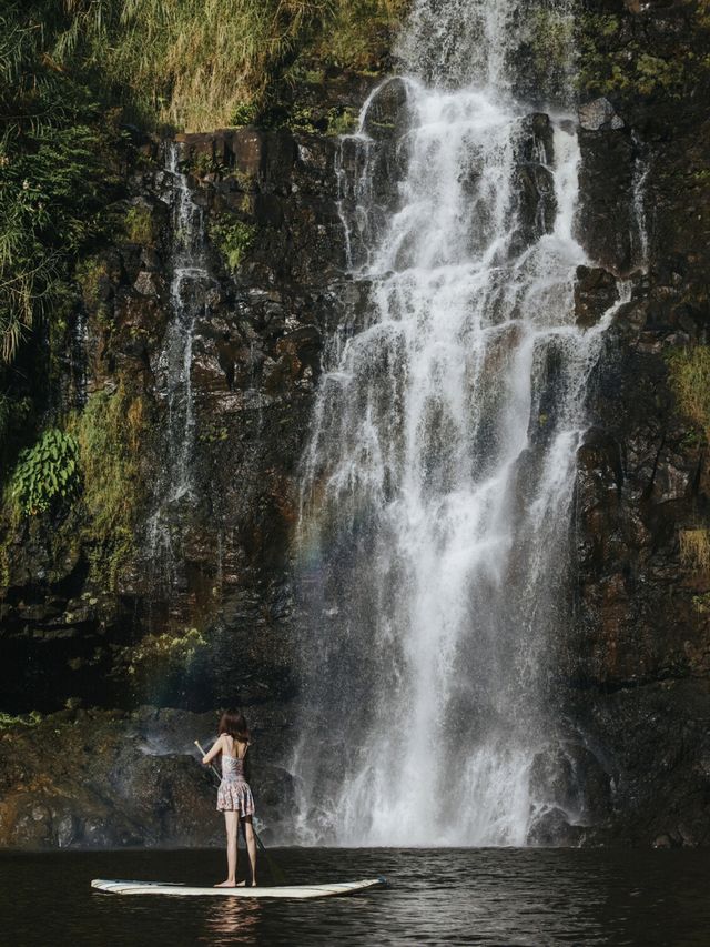 Hawaii 💦 feels so blessed to have a whole waterfall.