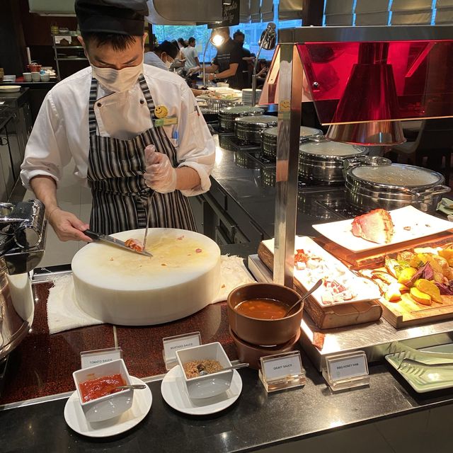 Buffet at The Brasserie, Holiday Inn Bangkok 