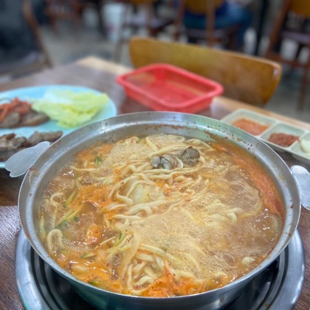 여름 이열치열 공주시 “전통궁중칼국수”