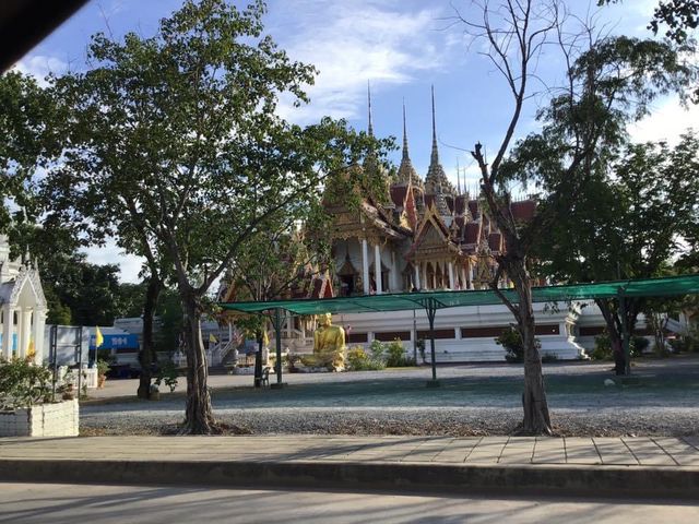 Wat Phai Rong Wua at Suphan Buri