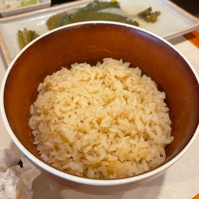 웨이팅 1시간 기본! 신사 고기 맛집 꿉당