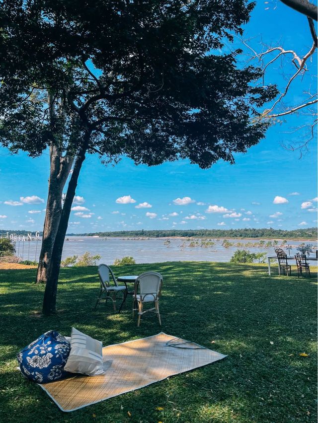 The River Cafe @ Tohsang Heritage khongjiam